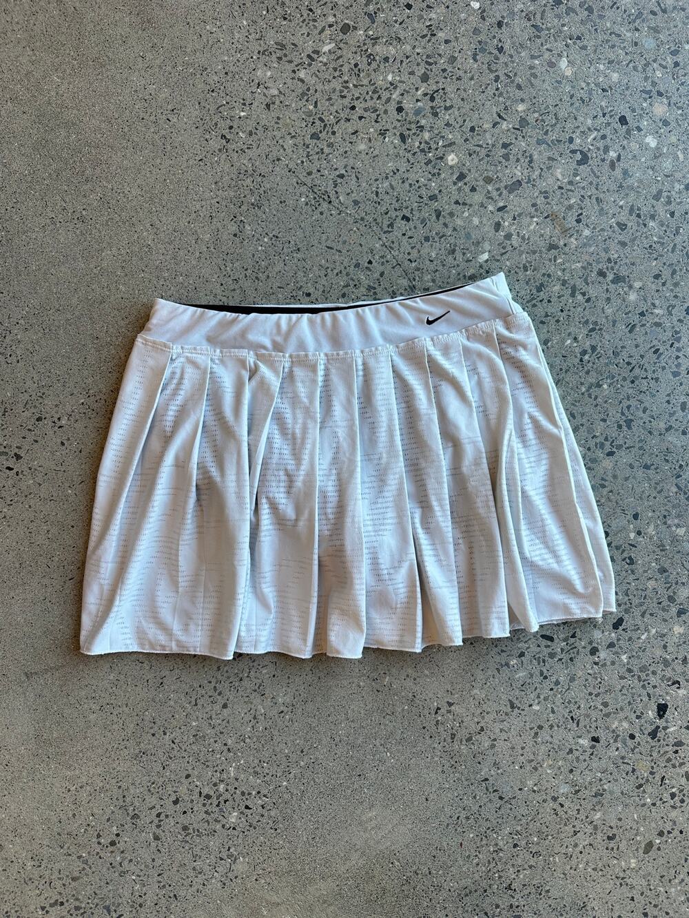 Nke Women's M Skort White Ruffled Tennis Skort Y2K